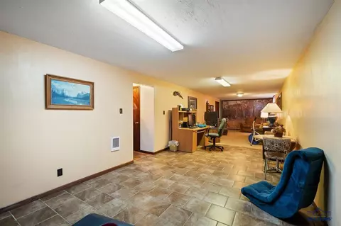 900 Summit St, Belle Fourche, SD 57717 photo 33
