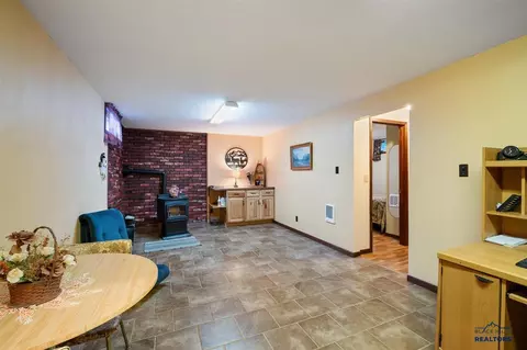 900 Summit St, Belle Fourche, SD 57717 photo 27