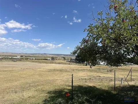 Exterior - 1104 C St, Edgemont, SD 57735 photo 4 of 4