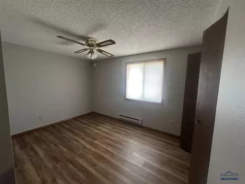 Bedroom - 1104 C St, Edgemont, SD 57735 photo 4 of 7