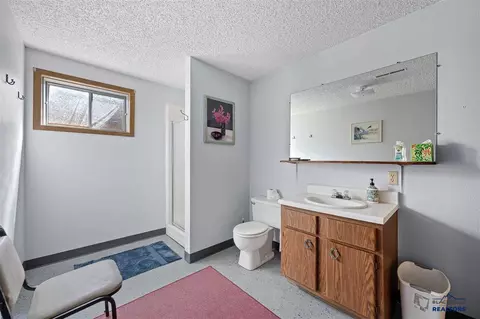 Bath - 1105 5th St, Sturgis, SD 57785 photo 1 of 2