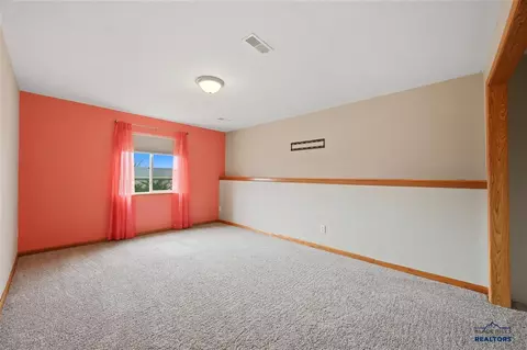 244 Juniper Ct, Belle Fourche, SD 57717 photo 21