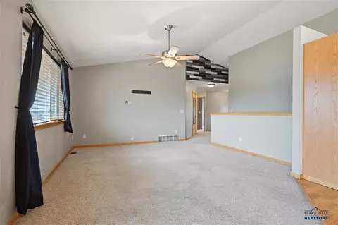 244 Juniper Ct, Belle Fourche, SD 57717 photo 11