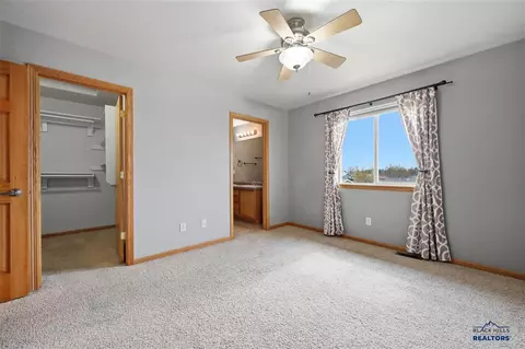 244 Juniper Ct, Belle Fourche, SD 57717 photo 18