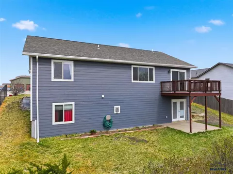 244 Juniper Ct, Belle Fourche, SD 57717 photo 4