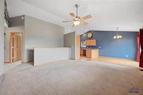 244 Juniper Ct, Belle Fourche, SD 57717 photo 10