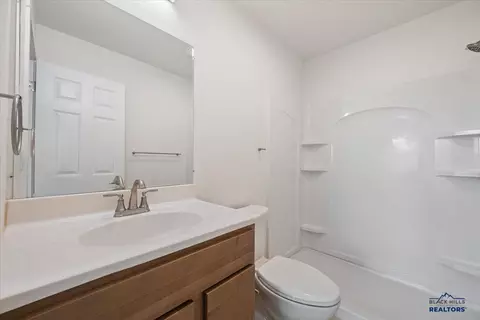 10883 Eagle Ct, Belle Fourche, SD 57717 photo 9