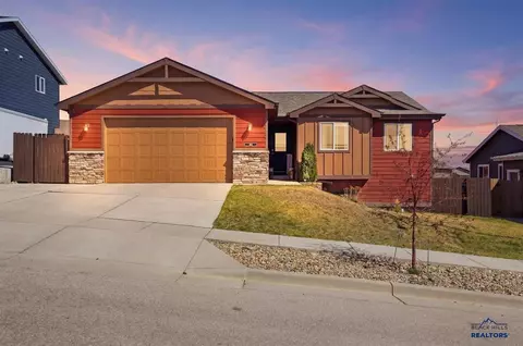 920 Summerfield Dr, Rapid City, SD 57703