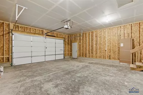 604 Bull Run Dr, Box Elder, SD 57719 photo 32