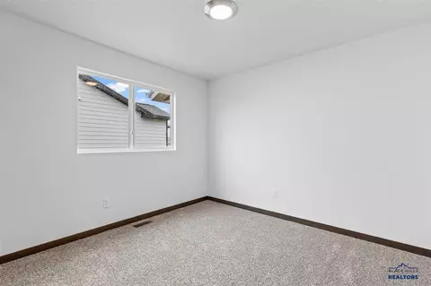 604 Bull Run Dr, Box Elder, SD 57719 photo 19