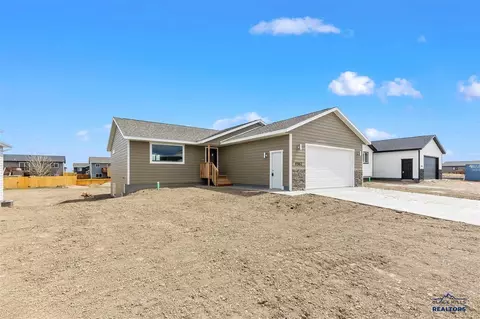 604 Bull Run Dr, Box Elder, SD 57719 photo 2