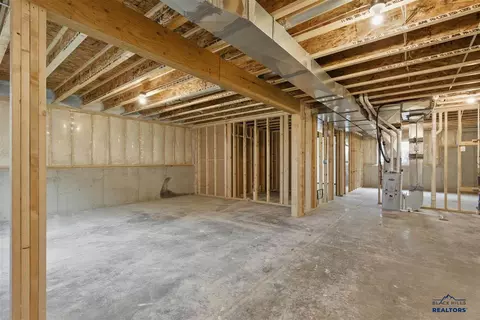 604 Bull Run Dr, Box Elder, SD 57719 photo 27