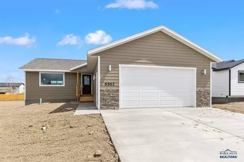 604 Bull Run Dr, Box Elder, SD 57719