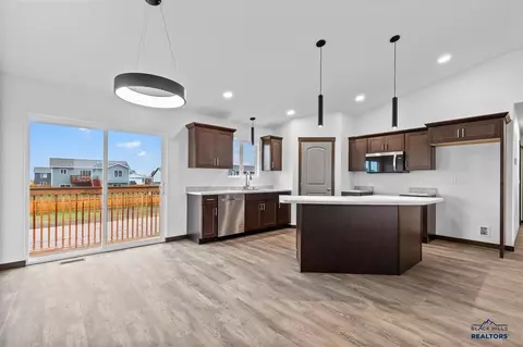 604 Bull Run Dr, Box Elder, SD 57719 photo 6