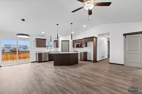 604 Bull Run Dr, Box Elder, SD 57719 photo 4