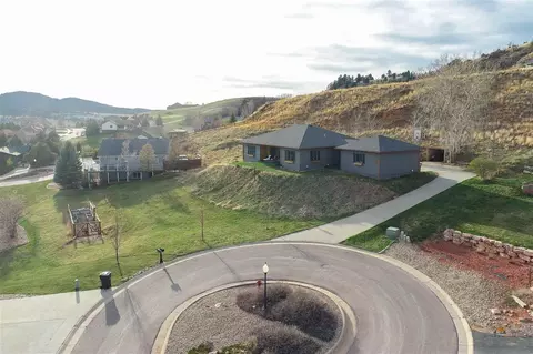 1822 Roundup Cir, Spearfish, SD 57783 photo 4