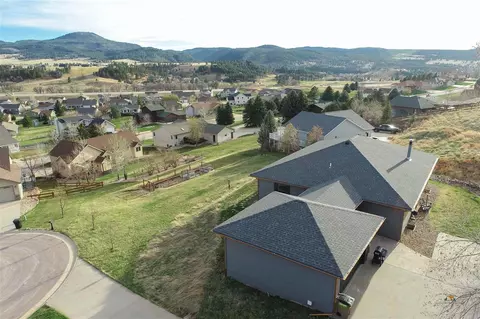 1822 Roundup Cir, Spearfish, SD 57783 photo 3