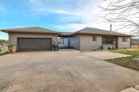 1822 Roundup Cir, Spearfish, SD 57783 photo 6