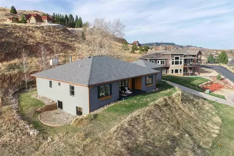1822 Roundup Cir, Spearfish, SD 57783 photo 2