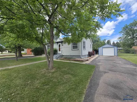 404 S Canyon Rd, Rapid City, SD 57702