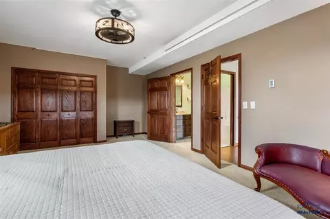 Bedroom - 25278 Wittrock Rd, Custer, SD 57730 photo 4 of 5