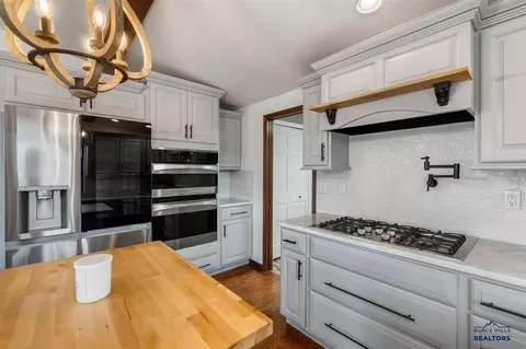 Kitchen - 25278 Wittrock Rd, Custer, SD 57730 photo 3 of 5