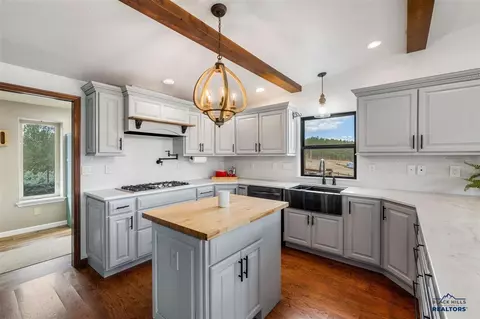 Kitchen - 25278 Wittrock Rd, Custer, SD 57730 photo 2 of 5