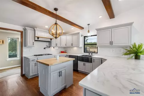 Kitchen - 25278 Wittrock Rd, Custer, SD 57730 photo 5 of 5