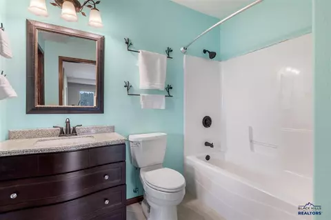 Bath - 25278 Wittrock Rd, Custer, SD 57730 photo 5 of 6