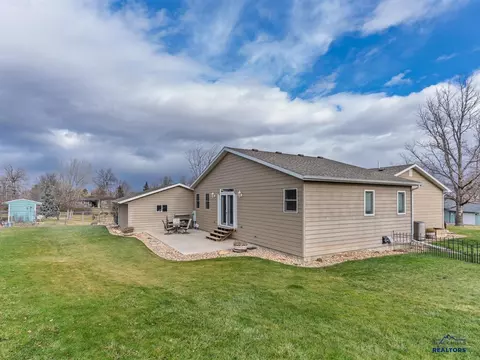 Exterior - 2038 12th Ave, Belle Fourche, SD 57717 photo 3 of 4