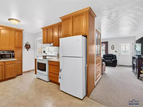 Kitchen - 2038 12th Ave, Belle Fourche, SD 57717 photo 2 of 2