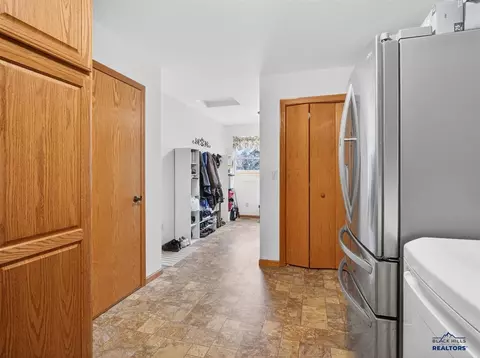 Entry Way - 2038 12th Ave, Belle Fourche, SD 57717 photo 2 of 2