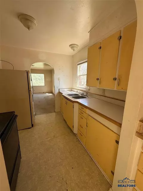 1937 Baltimore Ave, Hot Springs, SD 57747 photo 2