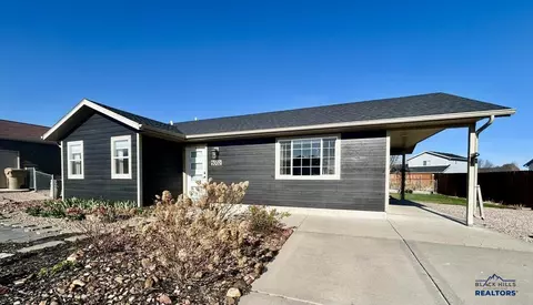 5002 Savannah St, Rapid City, SD 57703