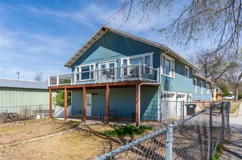 146 S 16th St, Hot Springs, SD 57747