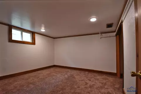 808 Harding St, Belle Fourche, SD 57717 photo 13