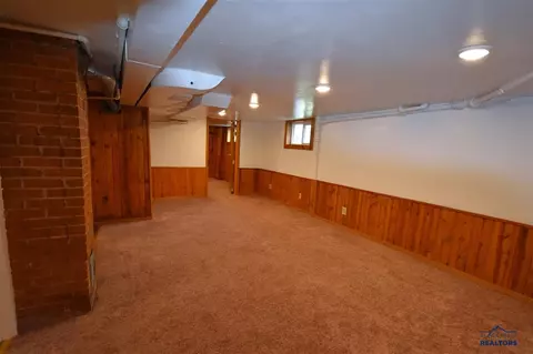 808 Harding St, Belle Fourche, SD 57717 photo 18