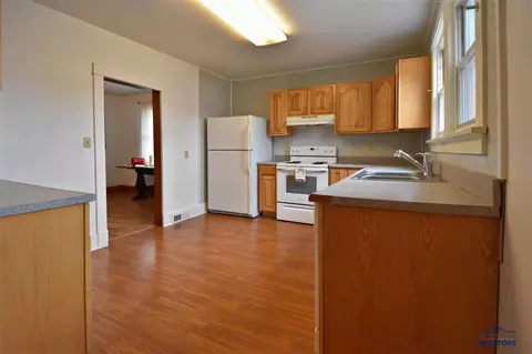 808 Harding St, Belle Fourche, SD 57717 photo 4