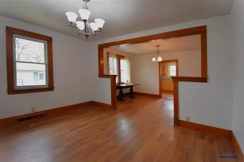 808 Harding St, Belle Fourche, SD 57717 photo 8