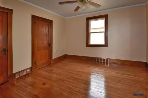 808 Harding St, Belle Fourche, SD 57717 photo 9