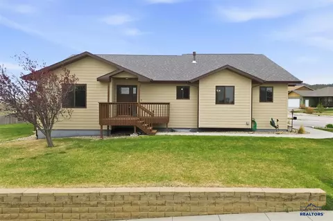5134 Misty Woods Ln, Rapid City, SD 57701