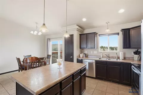 232 E Bengal Dr, Rapid City, SD 57701 photo 4