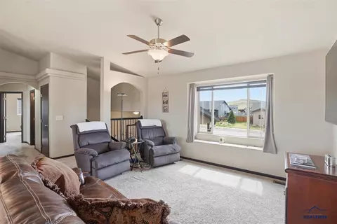 232 E Bengal Dr, Rapid City, SD 57701 photo 5