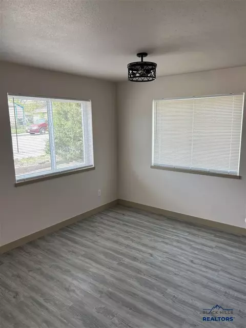 901 Butte St, Belle Fourche, SD 57717 photo 4