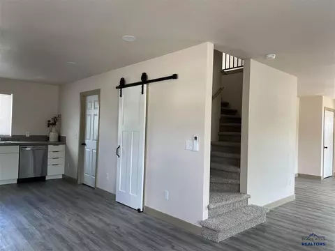 901 Butte St, Belle Fourche, SD 57717 photo 6