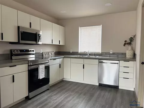 901 Butte St, Belle Fourche, SD 57717 photo 11