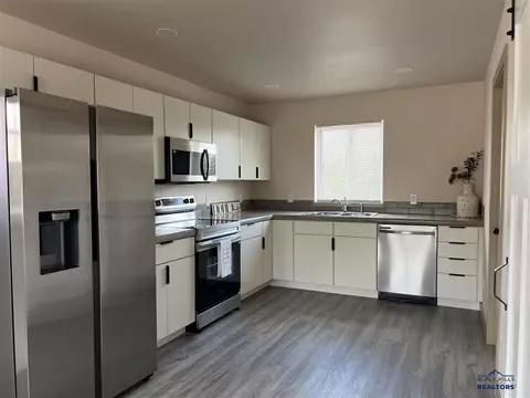 901 Butte St, Belle Fourche, SD 57717 photo 8