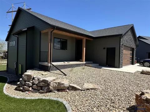 4026 Bozeman Ct, Spearfish, SD 57783 photo 2