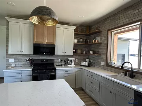 4026 Bozeman Ct, Spearfish, SD 57783 photo 5