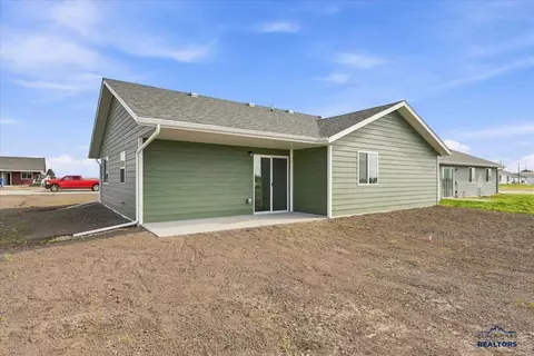 10897 Eagle Ct, Belle Fourche, SD 57717 photo 2